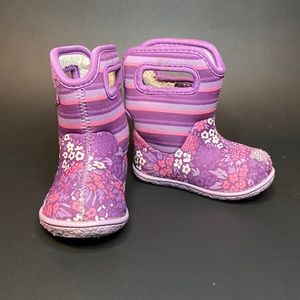 Bogs winter boot Toddler size 4 waterproof purple stripes and floral print